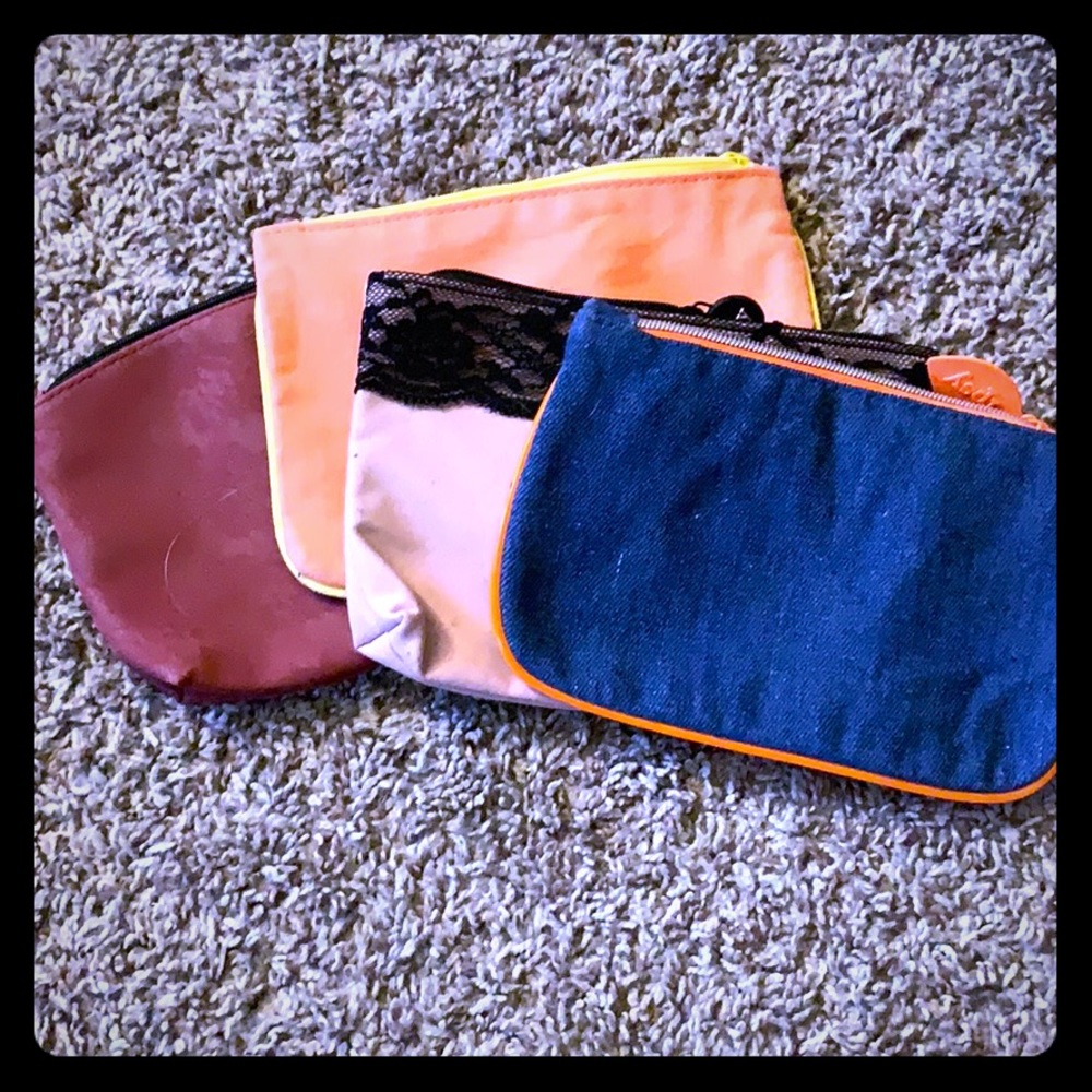 🔥 🔥 Bundle of 4 make-up bags